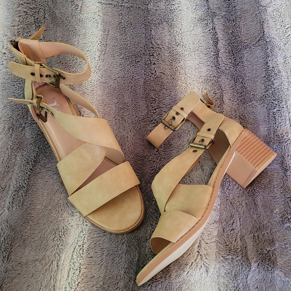 Journee collection Block Heel Sandals NWOT